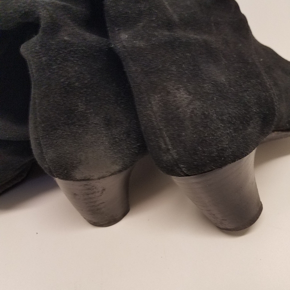 Women's Black Suede Knee Boots - Picture 12 of 12